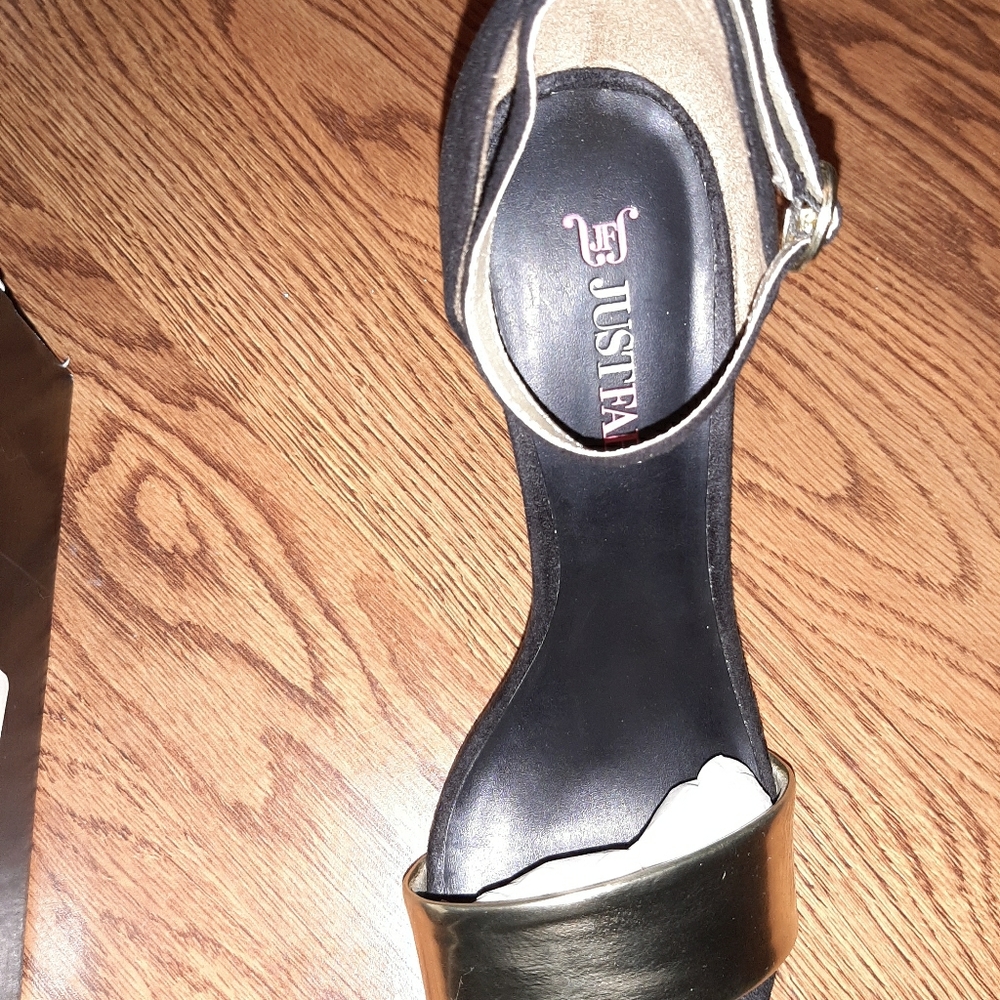 Shoes - Picture 11 of 16